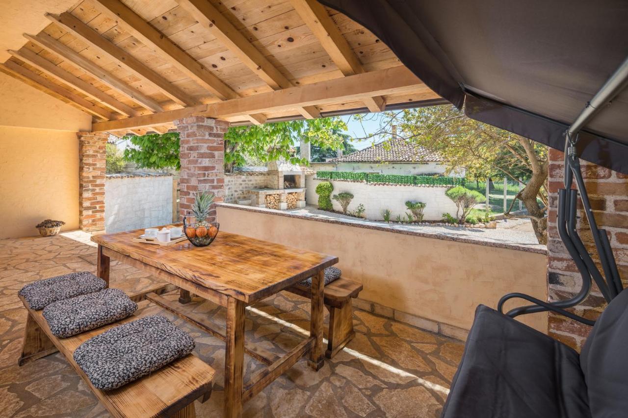 Casa Viktoria With Private Garden And Bbq Βίλα Kosinozici Εξωτερικό φωτογραφία